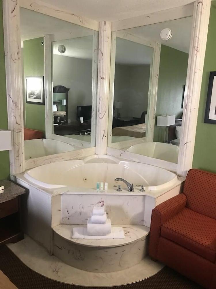 Clarion Inn Kalamazoo
